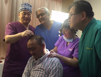 植發機器人問世，“毛發移植新進展繼教班”在滬舉行