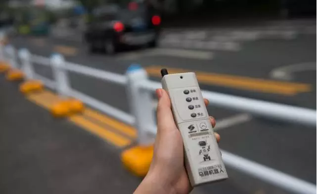 可移動的“馬路機器人”亮相深南大道！