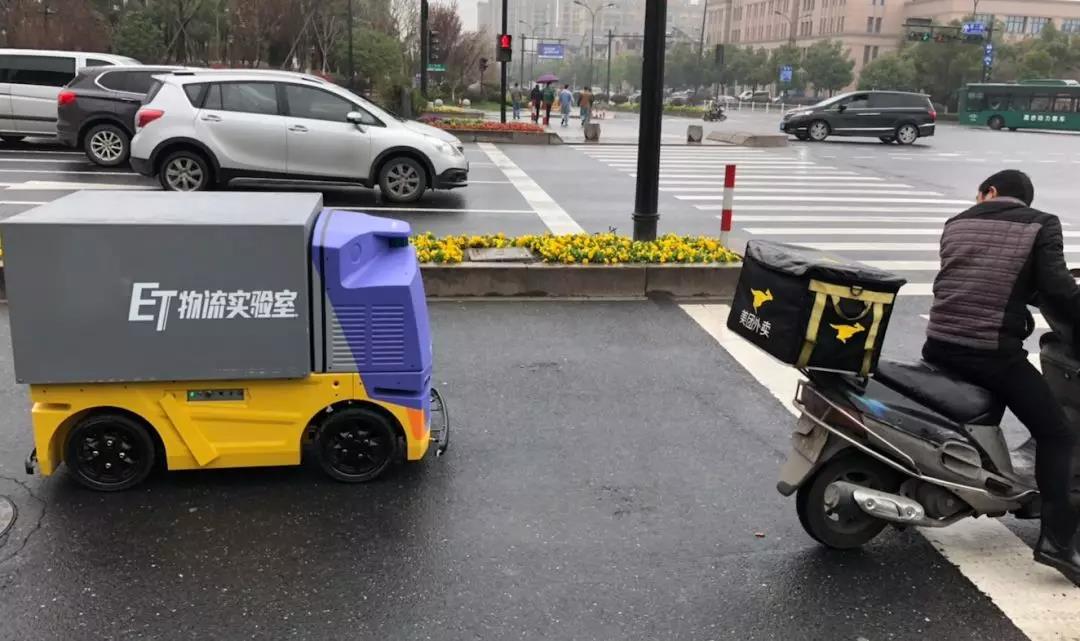 菜鳥配送機器人年內投入商用!下一步要研發無人卡車?