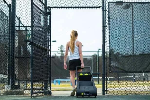 Ubuntu公布網(wǎng)球機器人Tennibot視頻 可以勝任球童的撿球工作