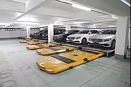 重慶某停車場投放16臺(tái)AGV機(jī)器人