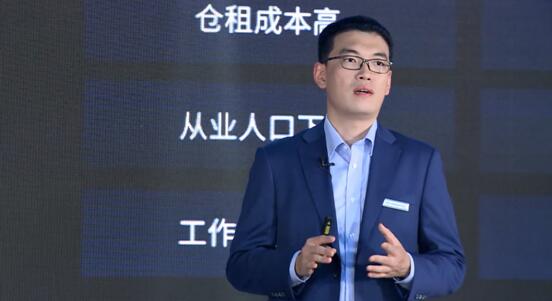 海柔創(chuàng)新全球首發(fā)紙箱及雙深位機(jī)器人，實(shí)力領(lǐng)航箱式倉儲(chǔ)自動(dòng)化